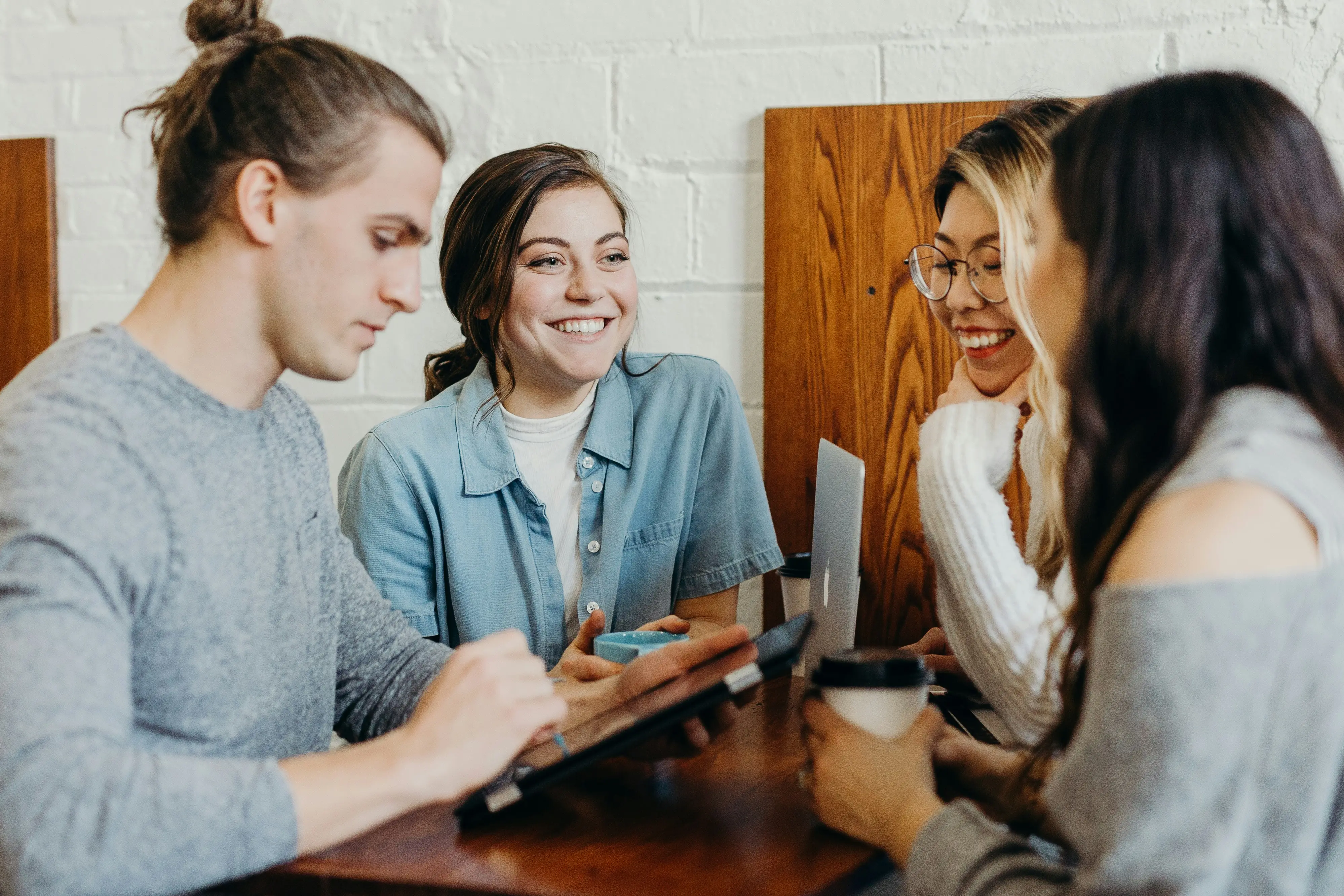 The Best B2B Sales Tools for Maximum ROI in 2026
